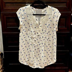 Short sleeve white blouse